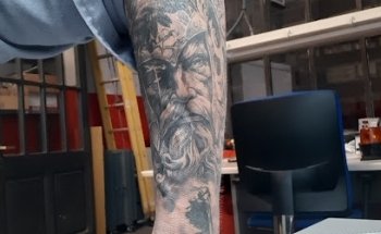 Zona Piercing & K-os Tattoo