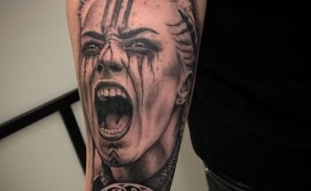 Yubitsume tattoo studio