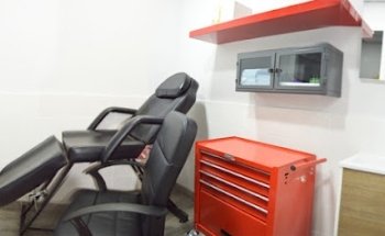 Cuatro Líneas Tattoo Studio